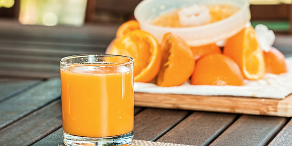 ¿Naranjas enteras o zumo? ¿Qué es mejor?